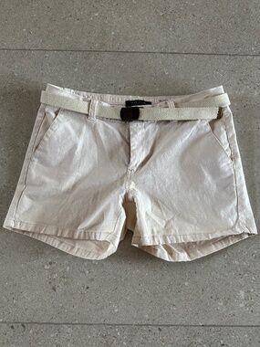 MAX JEANS LADIES CHINO SHORTS SIZE 6